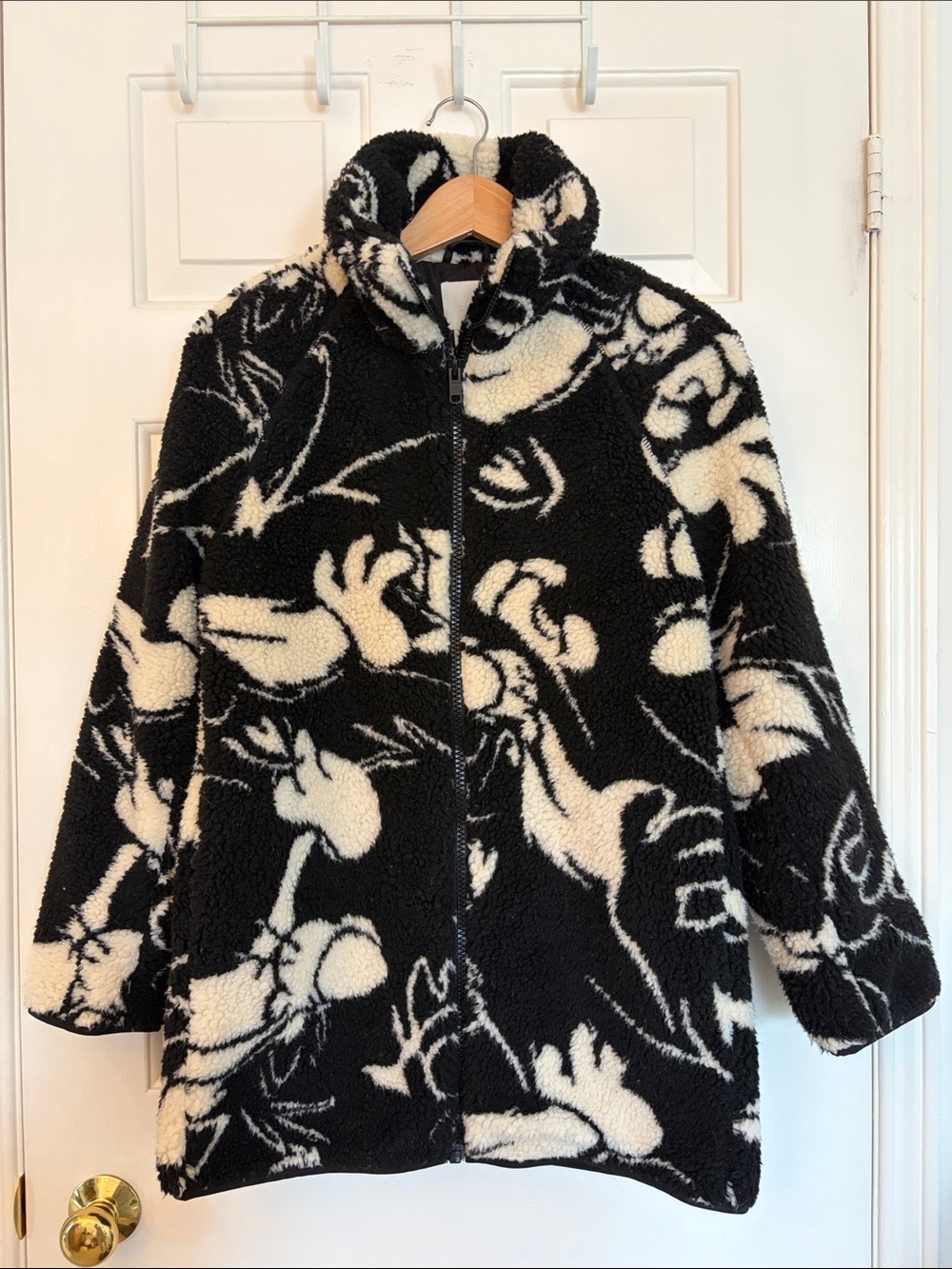 H&M x Warner Bros Looney Tunes Sylvester Sherpa Jacket XS